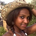 Profil de Ellora, 24 ans, Plan q à Rossemaison (Jura)